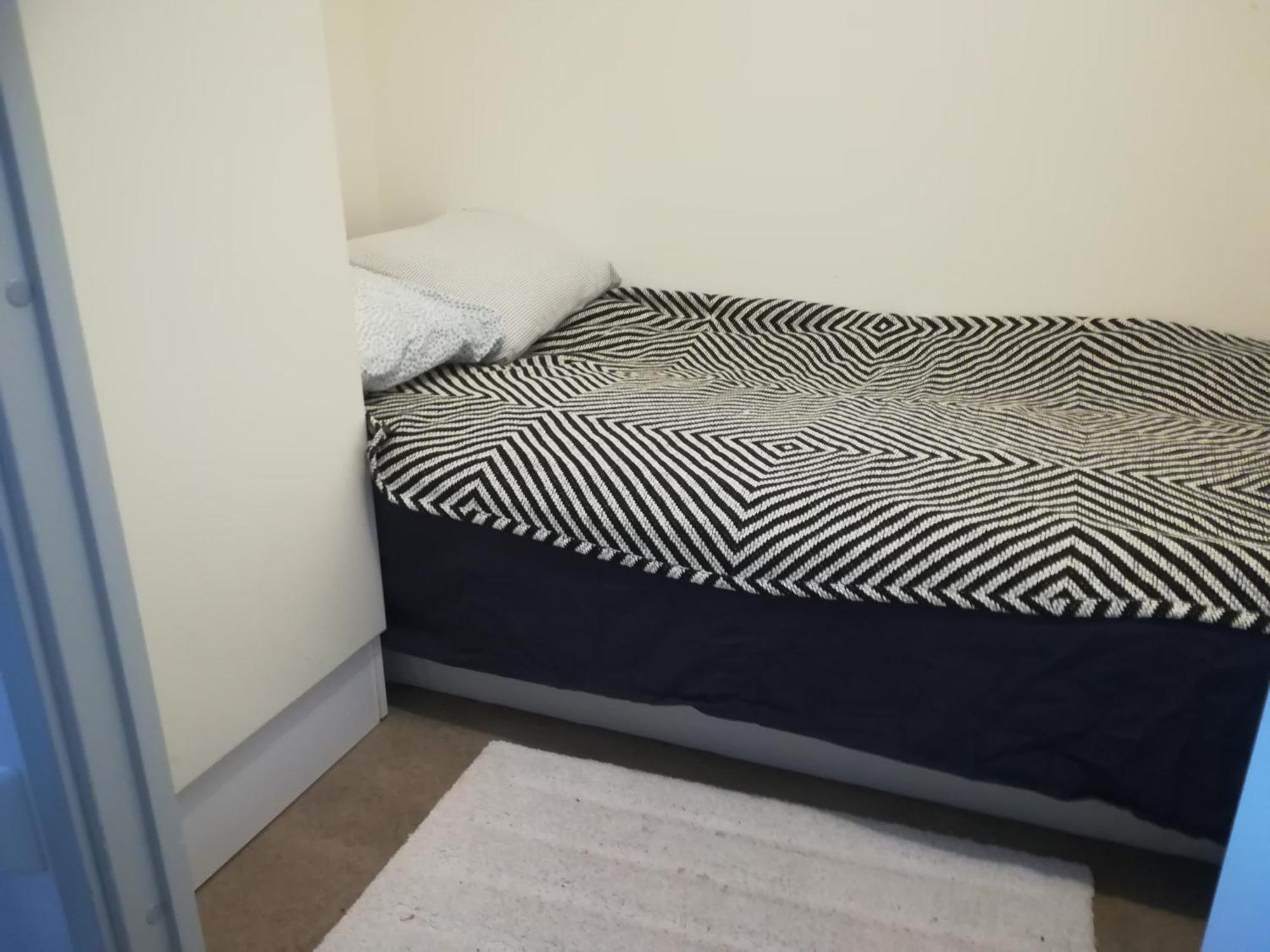 Central Cozy Accommodation, Single Room Or Bed In Dormroom Gotemburgo Exterior foto