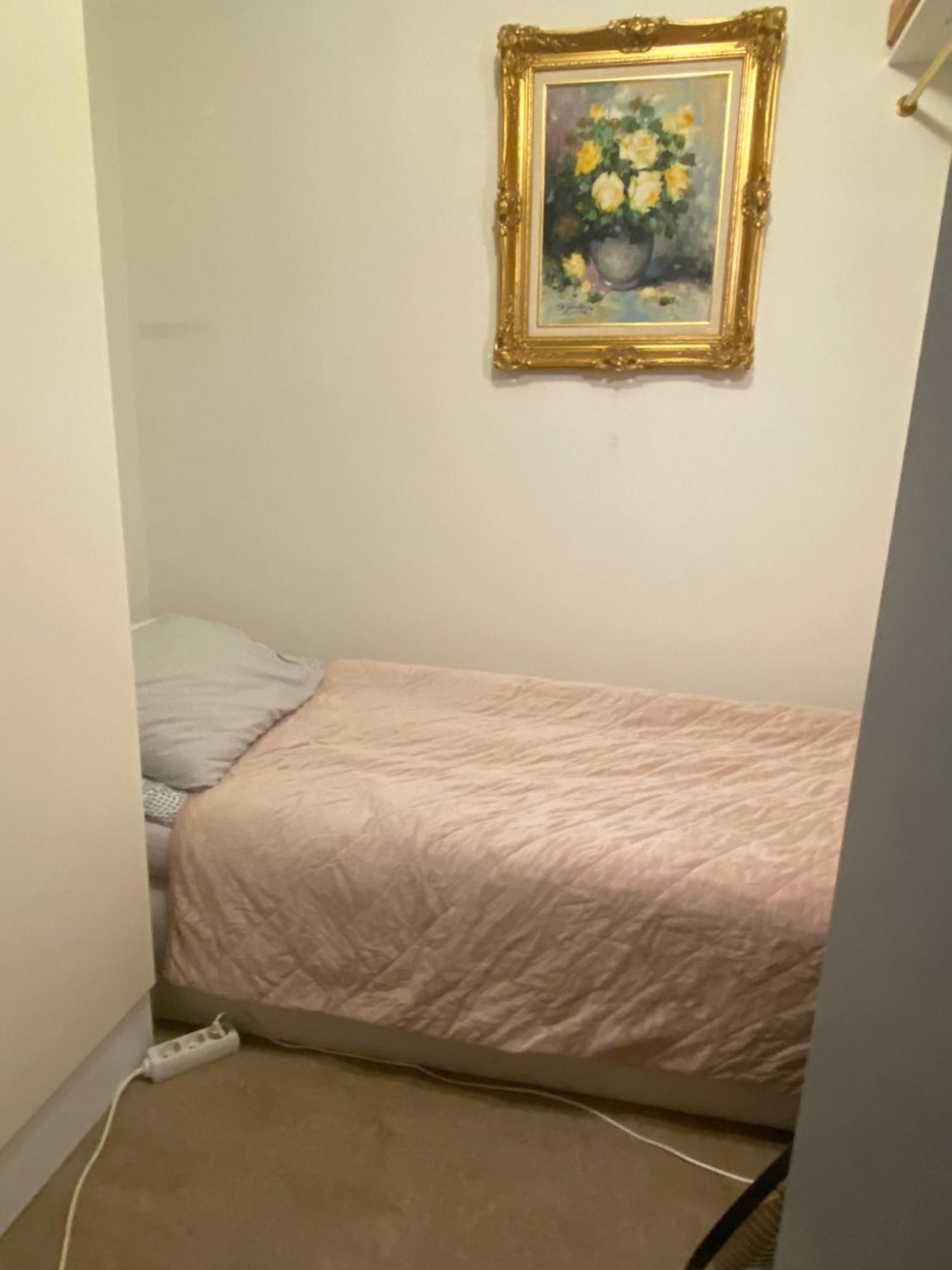 Central Cozy Accommodation, Single Room Or Bed In Dormroom Gotemburgo Exterior foto